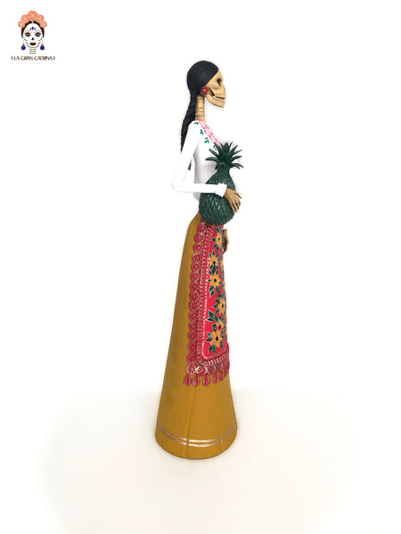 Catrina con Piña michoacana - 50 cm. 20 in.