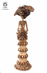 Catrina con calaveritas beige - 65 cm. 26 in.