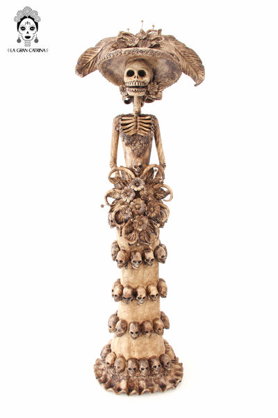 Catrina con calaveritas beige - 65 cm. 26 in.