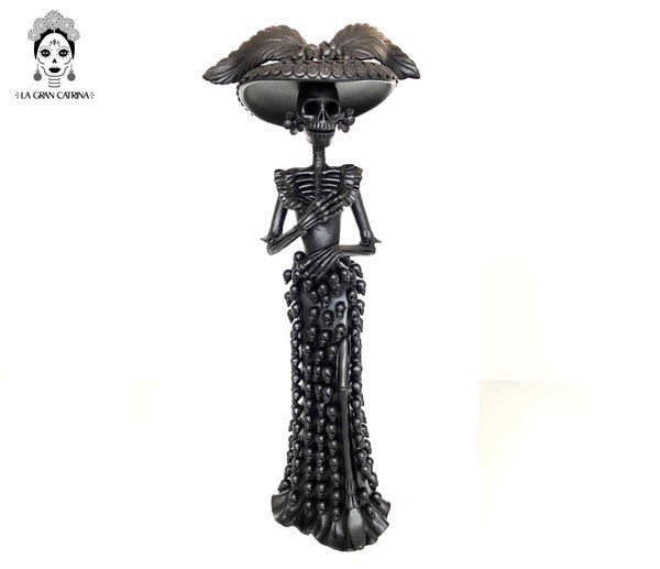 Catrina con vestido de calaveras - 60 cm. 24 in.