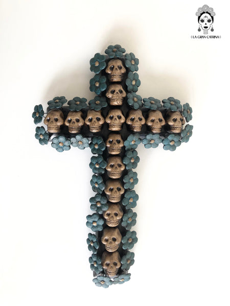 Cruz de Día de Muertos calaveras y cempasuchil 24 cm. 10 in.