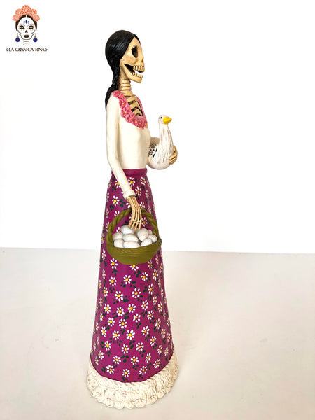 Catrina huevera - 47 cm. 19 in.